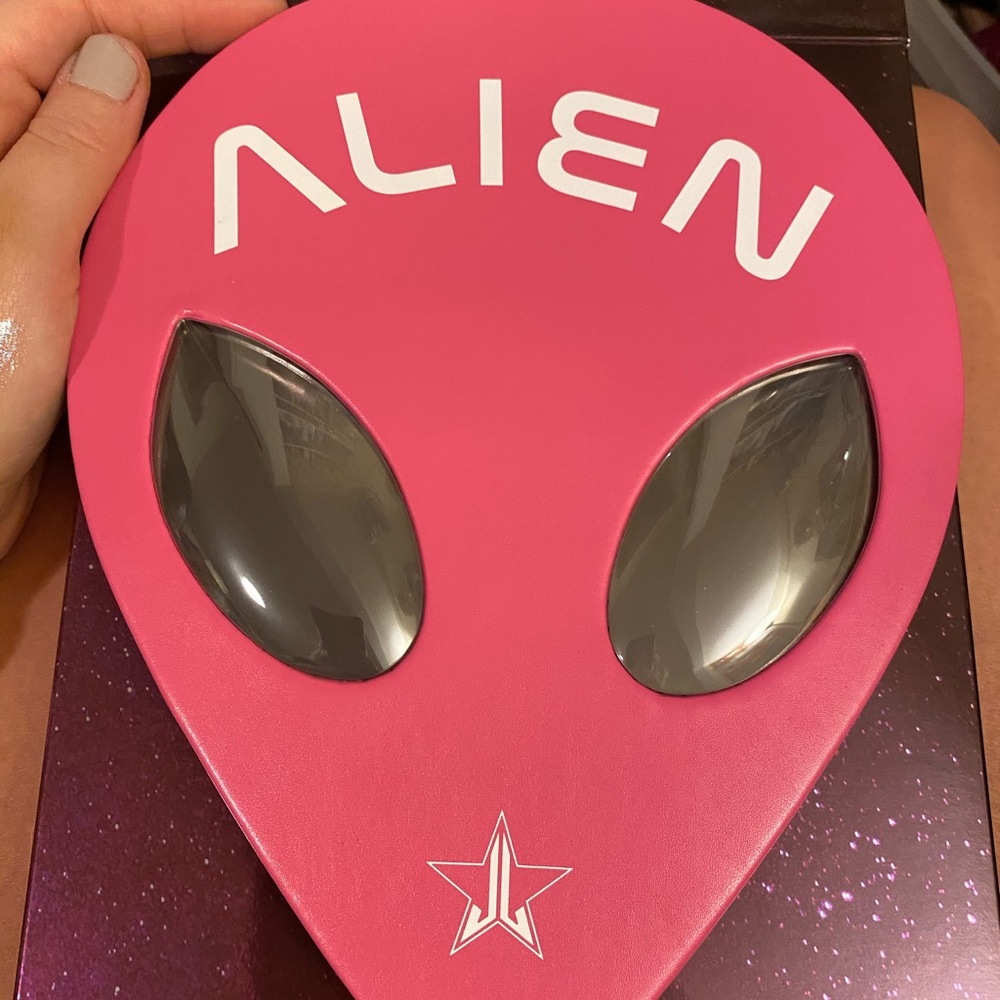 Jeffree Star Alien Pallet